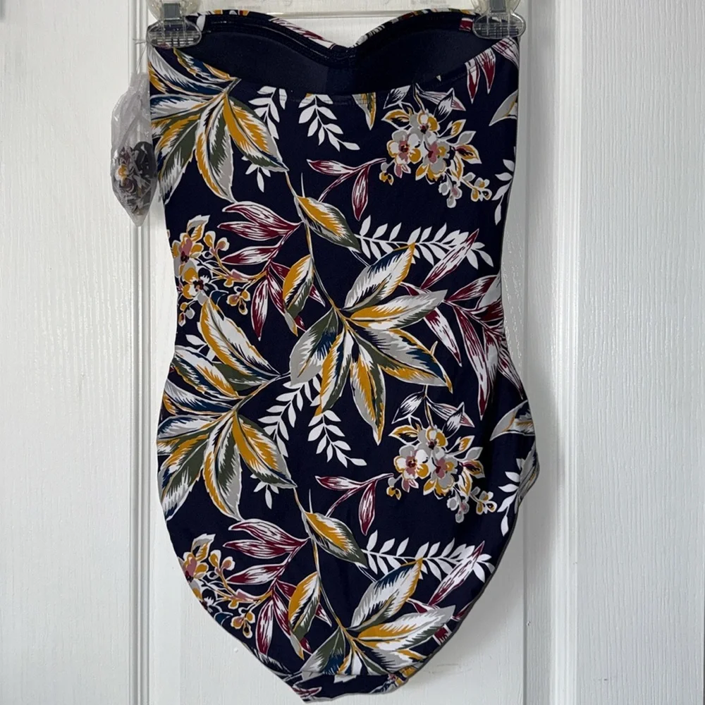Anne Cole NWOT Floral One-Piece Swimsuit Removable Straps Size 6